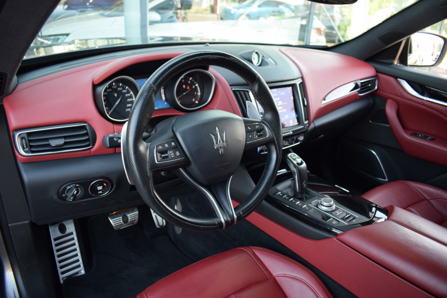 Maserati Levante 3.0 V6 S AWD GranLusso | Pano | H/K | Apple CarPlay | Luchtvering