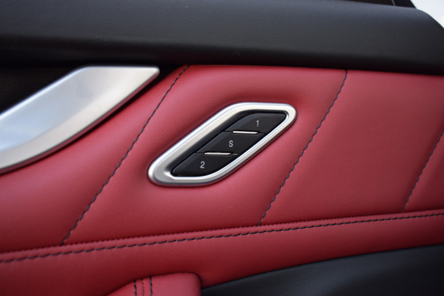 Maserati Levante 3.0 V6 S AWD GranLusso | Pano | H/K | Apple CarPlay | Luchtvering