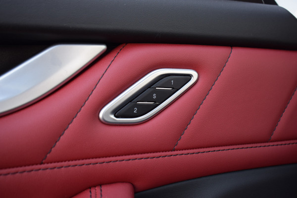 Maserati Levante 3.0 V6 S AWD GranLusso | Pano | H/K | Apple CarPlay | Luchtvering
