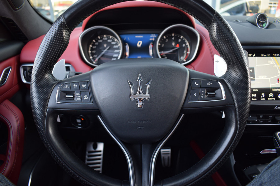 Maserati Levante 3.0 V6 S AWD GranLusso | Pano | H/K | Apple CarPlay | Luchtvering