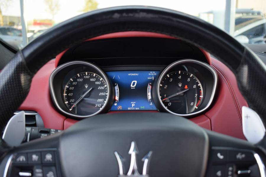 Maserati Levante 3.0 V6 S AWD GranLusso | Pano | H/K | Apple CarPlay | Luchtvering