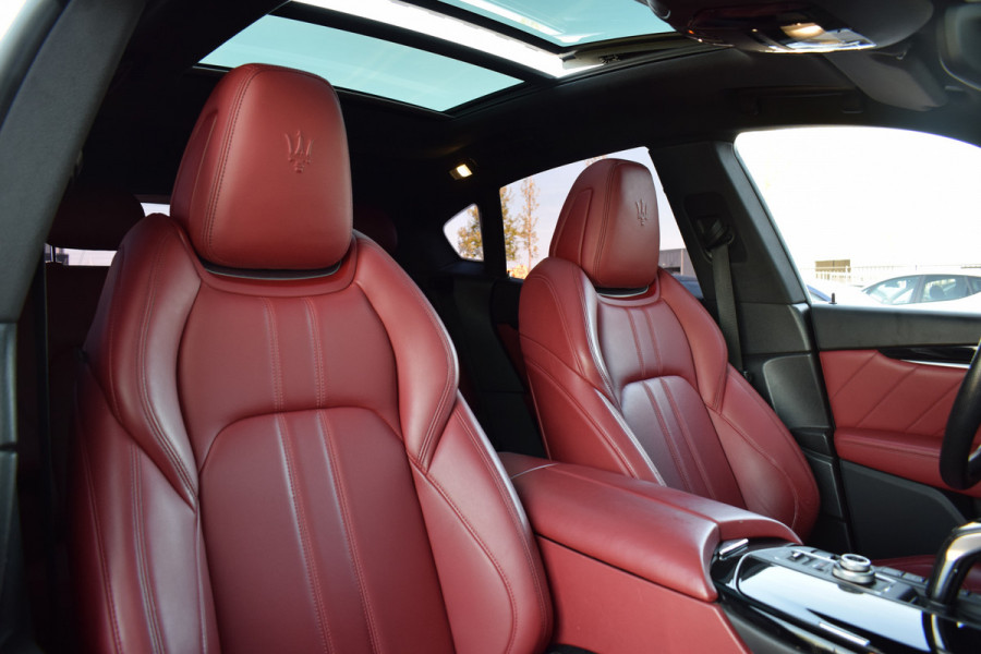 Maserati Levante 3.0 V6 S AWD GranLusso | Pano | H/K | Apple CarPlay | Luchtvering