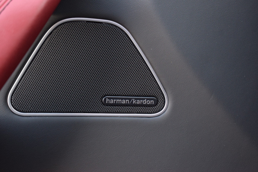 Maserati Levante 3.0 V6 S AWD GranLusso | Pano | H/K | Apple CarPlay | Luchtvering