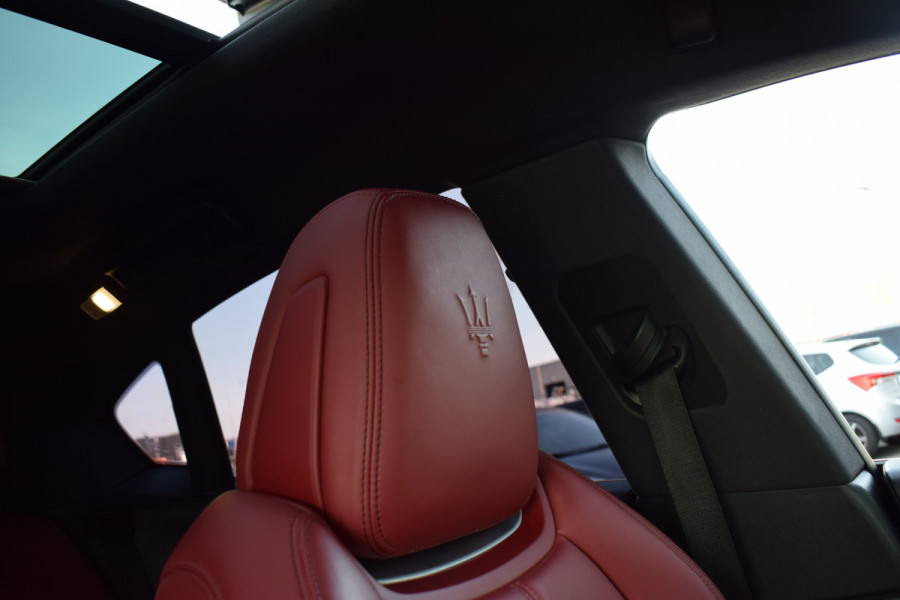Maserati Levante 3.0 V6 S AWD GranLusso | Pano | H/K | Apple CarPlay | Luchtvering