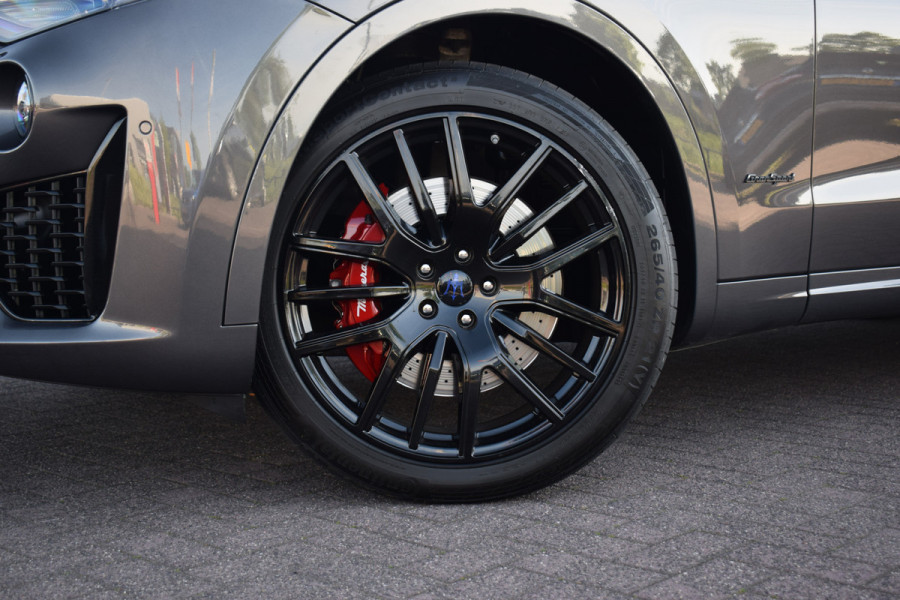 Maserati Levante 3.0 V6 S AWD GranLusso | Pano | H/K | Apple CarPlay | Luchtvering