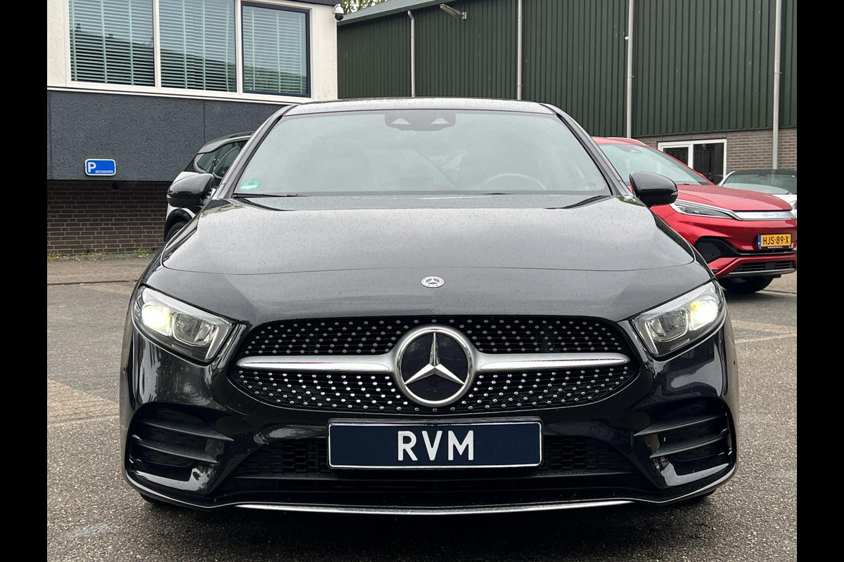 Mercedes-Benz A-Klasse 200 Business Solution AMG PANO | AMBILIGHT | CAMERA | RIJKLAAR INCL. 12 MND. BOVAGGARANTIE Mercedes-Benz A-Klasse 200 Business Solution AMG PANO | AMBILIGHT | CAMERA | RIJKLAAR INCL. 12 MND. BOVAGGARANTIE