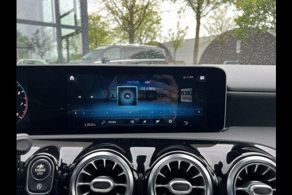 Mercedes-Benz A-Klasse 200 Business Solution AMG PANO | AMBILIGHT | CAMERA | RIJKLAAR INCL. 12 MND. BOVAGGARANTIE