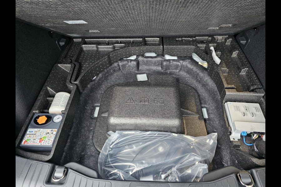 Ford Kuga 2.5 PHEV ST-Line X 243pk | Driver Assistance Pack | Winterpack | Wegklapbare Trekhaak | 19 inch Licht metalen Velgen