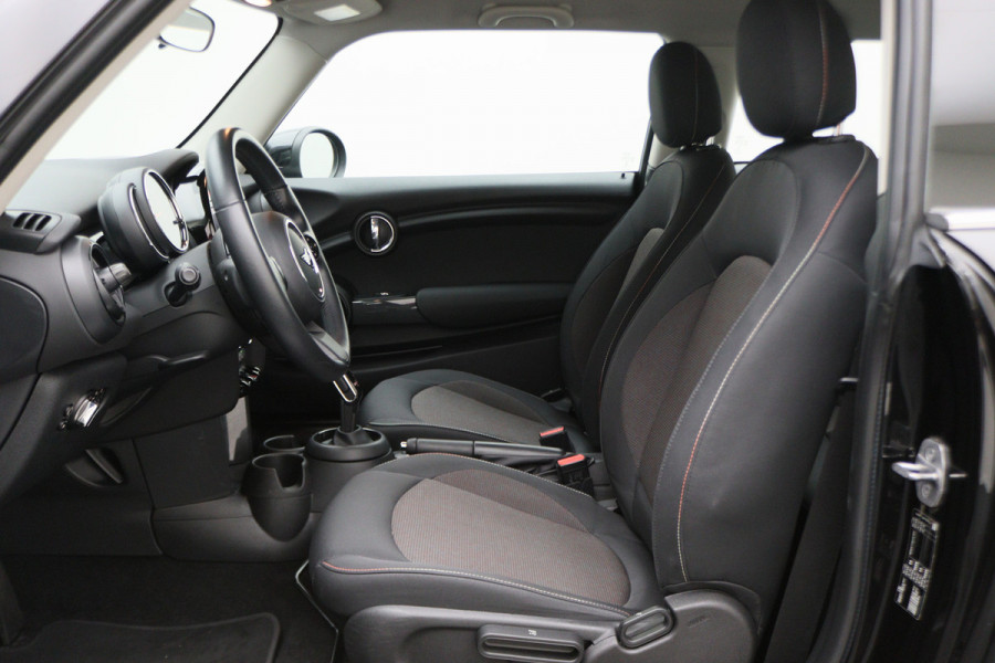 MINI Mini 1.5 Cooper Essential Automaat LED, Airco, LM Wielen, Elektr. Pakket