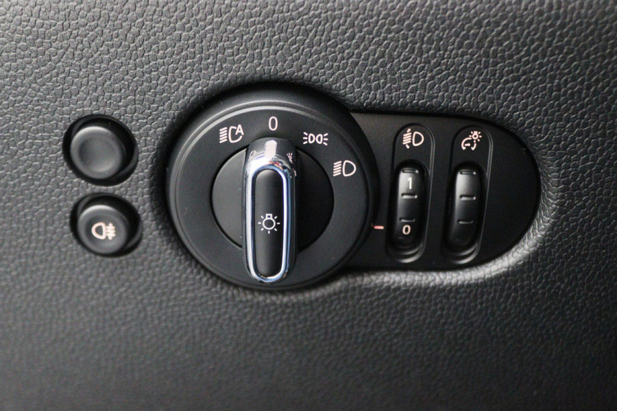 MINI Mini 1.5 Cooper Essential Automaat LED, Airco, LM Wielen, Elektr. Pakket