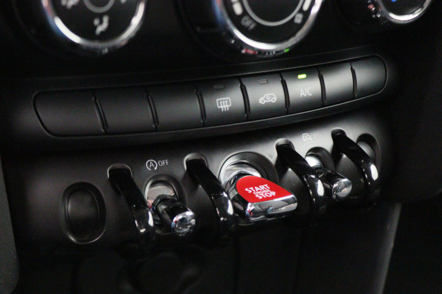 MINI Mini 1.5 Cooper Essential Automaat LED, Airco, LM Wielen, Elektr. Pakket