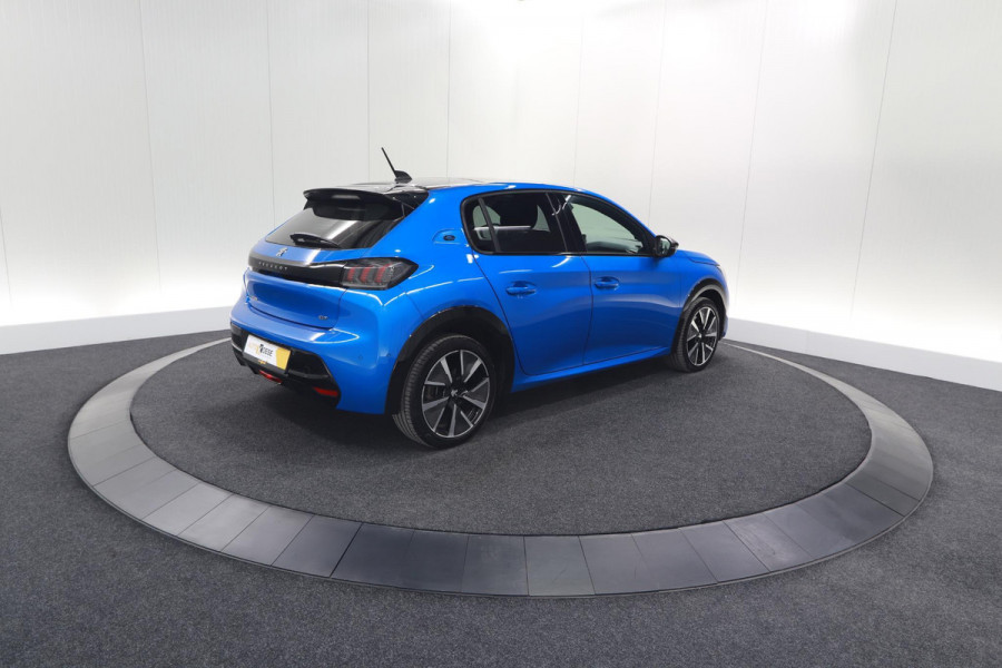 Peugeot e-208 EV GT Pack 50 kWh | 3 Fase | Camera | Panoramadak | Dodehoekdetectie | Apple Carplay