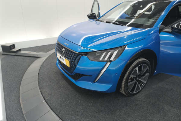 Peugeot e-208 EV GT Pack 50 kWh | 3 Fase | Camera | Panoramadak | Dodehoekdetectie | Apple Carplay