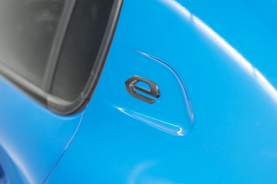 Peugeot e-208 EV GT Pack 50 kWh | 3 Fase | Camera | Panoramadak | Dodehoekdetectie | Apple Carplay