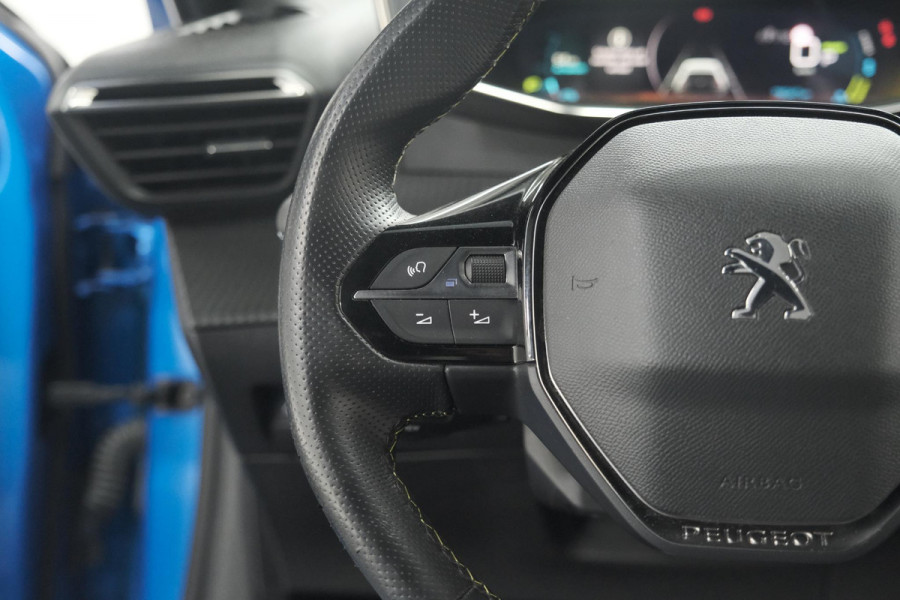 Peugeot e-208 EV GT Pack 50 kWh | 3 Fase | Camera | Panoramadak | Dodehoekdetectie | Apple Carplay