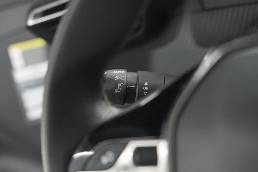Peugeot e-208 EV GT Pack 50 kWh | 3 Fase | Camera | Panoramadak | Dodehoekdetectie | Apple Carplay