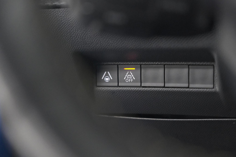 Peugeot e-208 EV GT Pack 50 kWh | 3 Fase | Camera | Panoramadak | Dodehoekdetectie | Apple Carplay