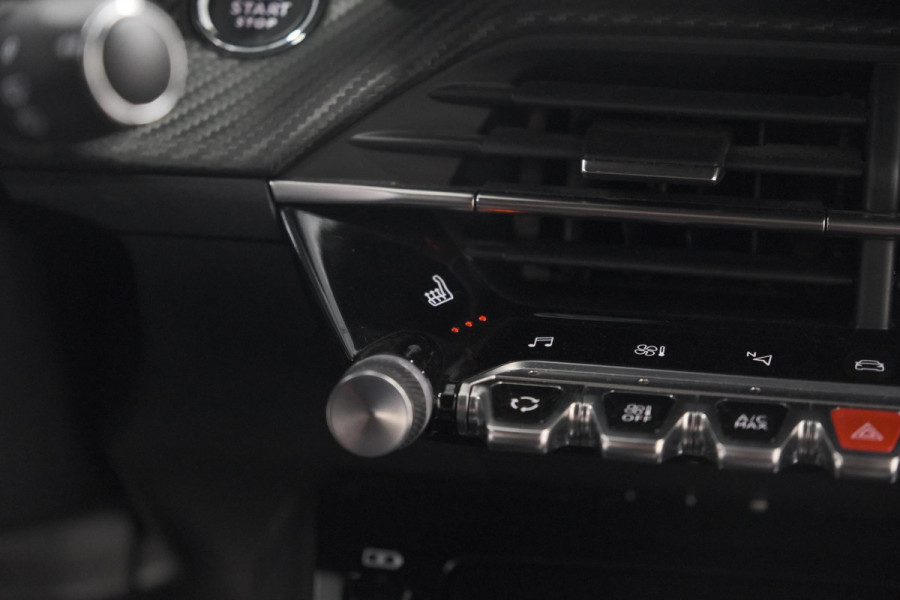 Peugeot e-208 EV GT Pack 50 kWh | 3 Fase | Camera | Panoramadak | Dodehoekdetectie | Apple Carplay