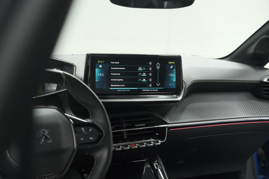 Peugeot e-208 EV GT Pack 50 kWh | 3 Fase | Camera | Panoramadak | Dodehoekdetectie | Apple Carplay