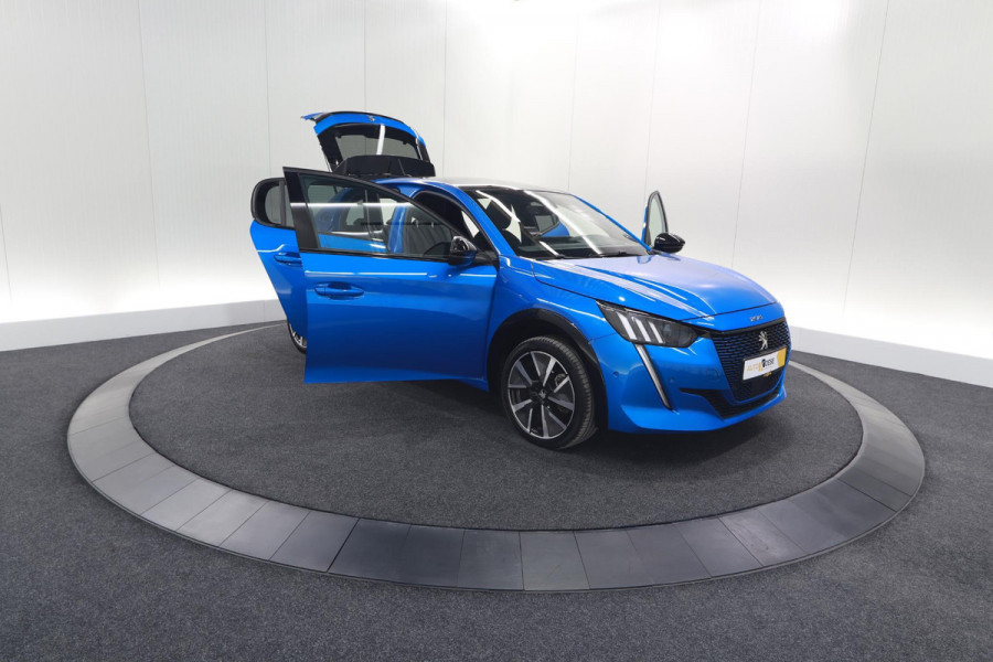 Peugeot e-208 EV GT Pack 50 kWh | 3 Fase | Camera | Panoramadak | Dodehoekdetectie | Apple Carplay