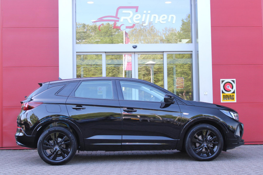 Opel Grandland 1.2 Turbo 136PK AUTOMAAT Hybrid GS | BLACK PACK | STOEL/STUUR VERWARMING | NAVIGATIE | APPLE CARPLAY/ANDROID AUTO | DODEHOEK DETECTIE | 18" LICHTMETALEN VELGEN | DAB+ RADIO | PARKEERSENSOREN VOOR + ACHTER | ADAPTIVE CRUISE CONTROL | ACHTERUITRIJ CAMERA |
