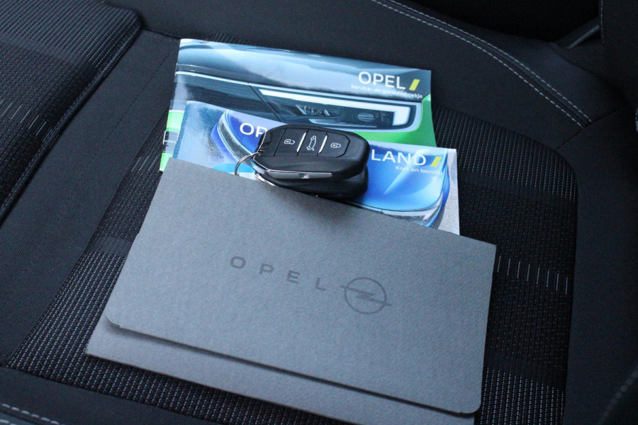 Opel Grandland 1.2 Turbo 136PK AUTOMAAT Hybrid GS | BLACK PACK | STOEL/STUUR VERWARMING | NAVIGATIE | APPLE CARPLAY/ANDROID AUTO | DODEHOEK DETECTIE | 18" LICHTMETALEN VELGEN | DAB+ RADIO | PARKEERSENSOREN VOOR + ACHTER | ADAPTIVE CRUISE CONTROL | ACHTERUITRIJ CAMERA |
