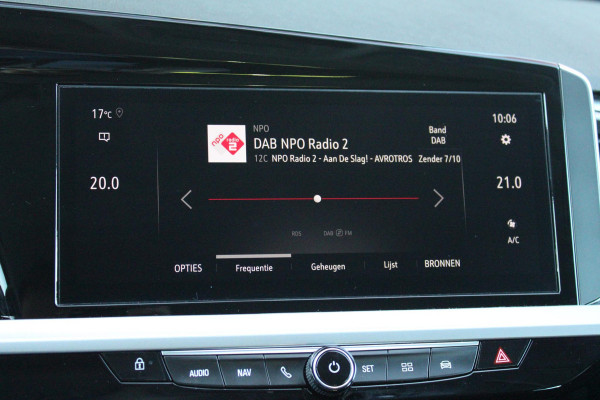 Opel Grandland 1.2 Turbo 136PK AUTOMAAT Hybrid GS | BLACK PACK | STOEL/STUUR VERWARMING | NAVIGATIE | APPLE CARPLAY/ANDROID AUTO | DODEHOEK DETECTIE | 18" LICHTMETALEN VELGEN | DAB+ RADIO | PARKEERSENSOREN VOOR + ACHTER | ADAPTIVE CRUISE CONTROL | ACHTERUITRIJ CAMERA |