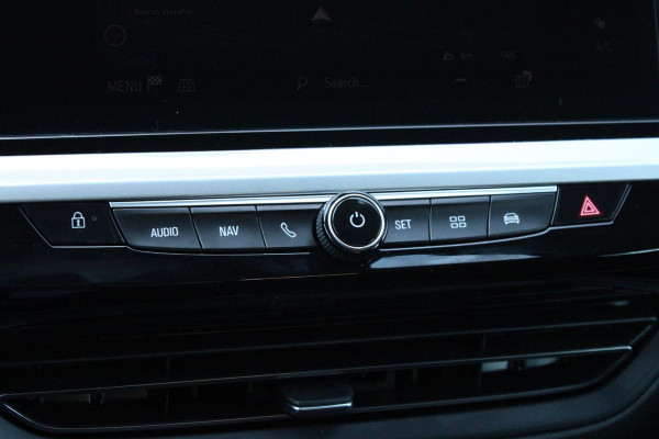 Opel Grandland 1.2 Turbo 136PK AUTOMAAT Hybrid GS | BLACK PACK | STOEL/STUUR VERWARMING | NAVIGATIE | APPLE CARPLAY/ANDROID AUTO | DODEHOEK DETECTIE | 18" LICHTMETALEN VELGEN | DAB+ RADIO | PARKEERSENSOREN VOOR + ACHTER | ADAPTIVE CRUISE CONTROL | ACHTERUITRIJ CAMERA |