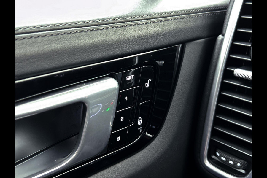 Porsche Cayenne 2.9 S (NL-auto, Goed OnderH, Panorama, Sport Chrono, Ledere Dashboard, Addpt Onderstel, Carplay, StoelV, Etc)