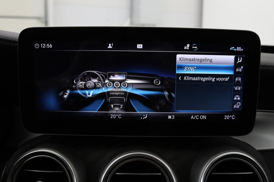 Mercedes-Benz C-Klasse 300e AMG | Panoramadak | Stoelverwarming | 360 camera | Trekhaak | Carplay | Dodehoek detectie | Matrix LED | Navigatie | Half leder