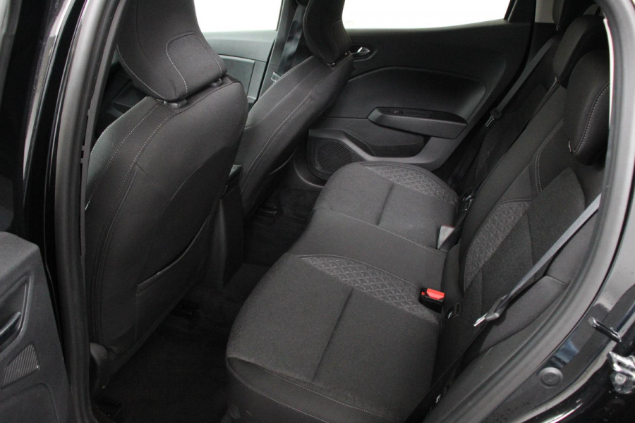 Renault Clio 1.0 TCe 100 pk Automaat Experience Navigatie Climate Control Led Cruise control Parkeer sensoren Lichtmetalen Velgen Extra Getint Glas DAB Parkeer Sensoren