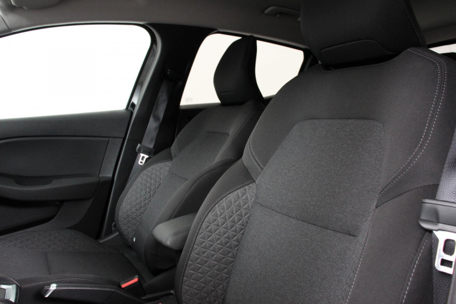Renault Clio 1.0 TCe 100 pk Automaat Experience Navigatie Climate Control Led Cruise control Parkeer sensoren Lichtmetalen Velgen Extra Getint Glas DAB Parkeer Sensoren