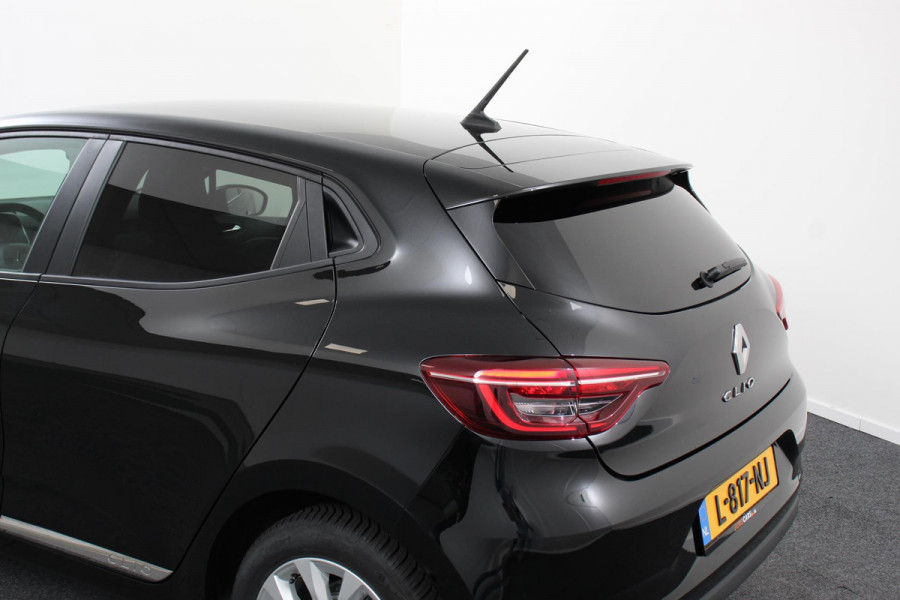 Renault Clio 1.0 TCe 100 pk Automaat Experience Navigatie Climate Control Led Cruise control Parkeer sensoren Lichtmetalen Velgen Extra Getint Glas DAB Parkeer Sensoren