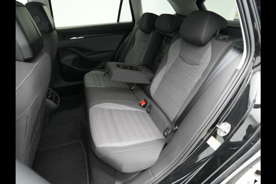 Škoda Superb Combi 1.5 TSI 150pk MHEV First Edition Trekhaak Navigatie Camera Stoelverwarming 88