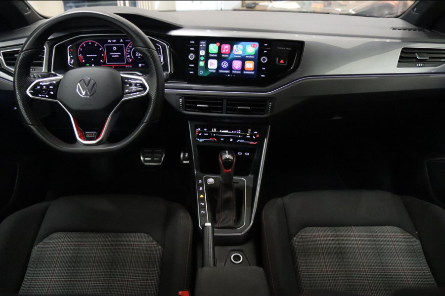 Volkswagen Polo 2.0 TSI GTI Pano/IQLIGHT/BEATS/CARPLAY/STOELV/BOMVOL/