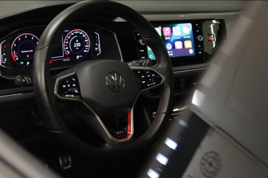 Volkswagen Polo 2.0 TSI GTI Pano/IQLIGHT/BEATS/CARPLAY/STOELV/BOMVOL/