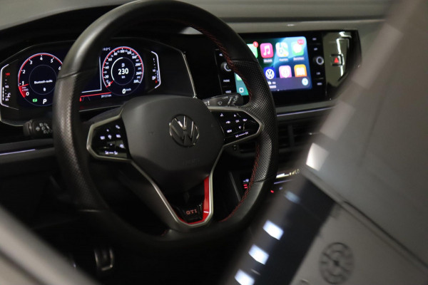 Volkswagen Polo 2.0 TSI GTI Pano/IQLIGHT/BEATS/CARPLAY/STOELV/BOMVOL/