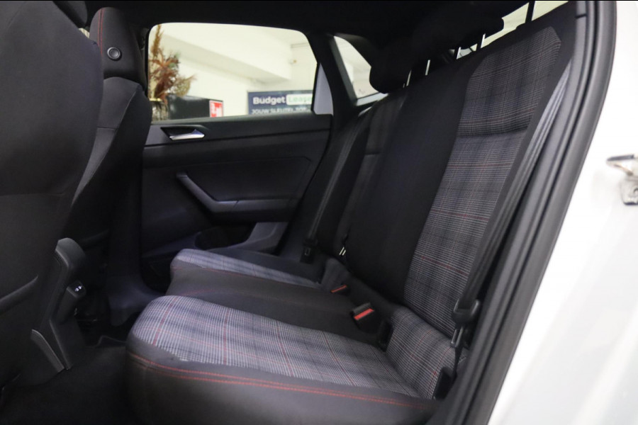 Volkswagen Polo 2.0 TSI GTI Pano/IQLIGHT/BEATS/CARPLAY/STOELV/BOMVOL/