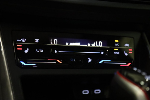 Volkswagen Polo 2.0 TSI GTI Pano/IQLIGHT/BEATS/CARPLAY/STOELV/BOMVOL/