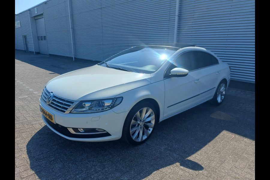 Volkswagen CC 2.0 TDI 184PK Bl.Mot. Automaat,airco,cruise,zonnedak,navigatie,stoelverwarming,parkeersensoren,