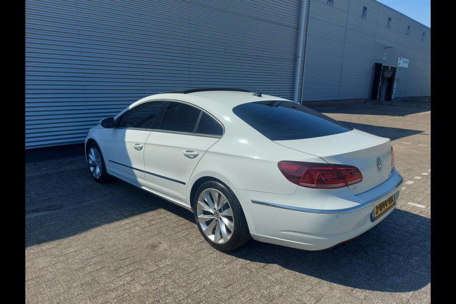 Volkswagen CC 2.0 TDI 184PK Bl.Mot. Automaat,airco,cruise,zonnedak,navigatie,stoelverwarming,parkeersensoren,