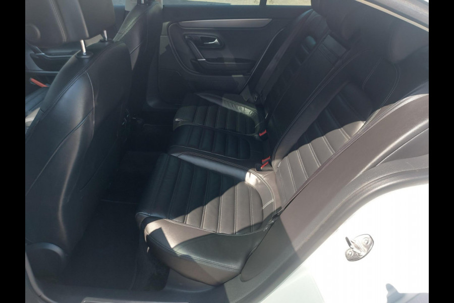 Volkswagen CC 2.0 TDI 184PK Bl.Mot. Automaat,airco,cruise,zonnedak,navigatie,stoelverwarming,parkeersensoren,