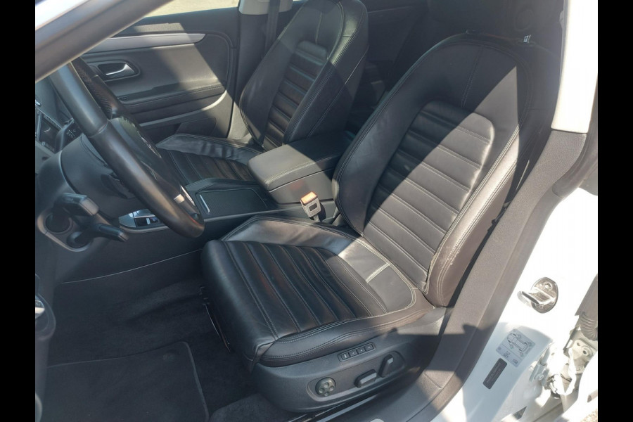 Volkswagen CC 2.0 TDI 184PK Bl.Mot. Automaat,airco,cruise,zonnedak,navigatie,stoelverwarming,parkeersensoren,