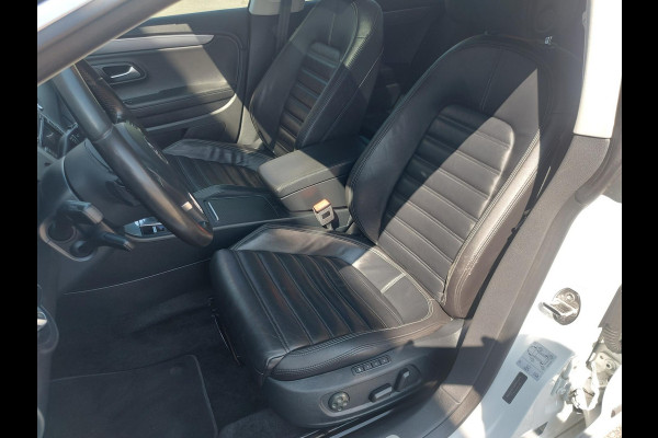 Volkswagen CC 2.0 TDI 184PK Bl.Mot. Automaat,airco,cruise,zonnedak,navigatie,stoelverwarming,parkeersensoren,