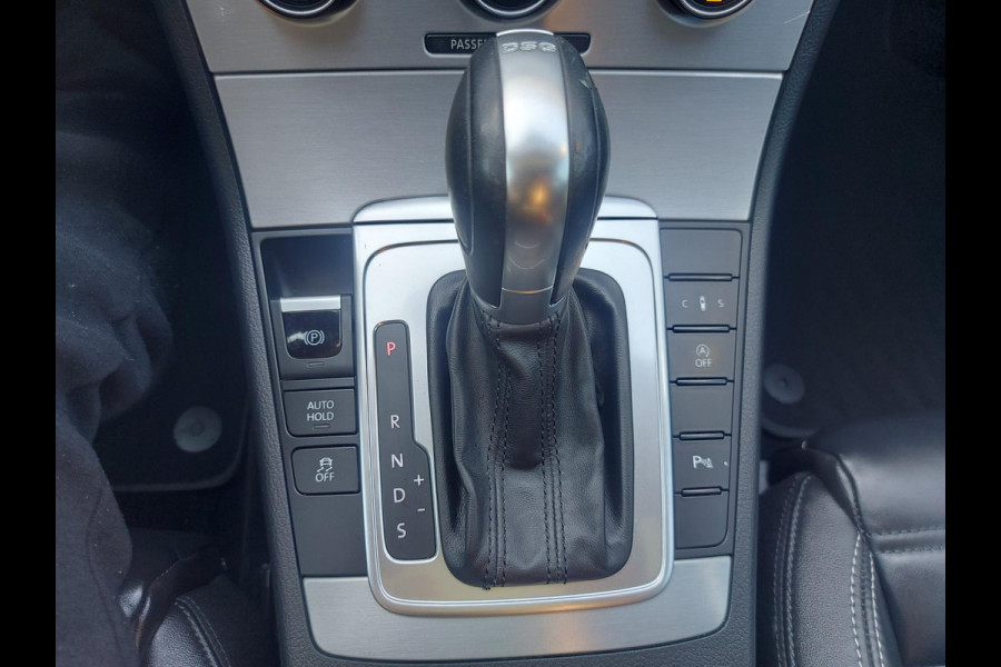 Volkswagen CC 2.0 TDI 184PK Bl.Mot. Automaat,airco,cruise,zonnedak,navigatie,stoelverwarming,parkeersensoren,