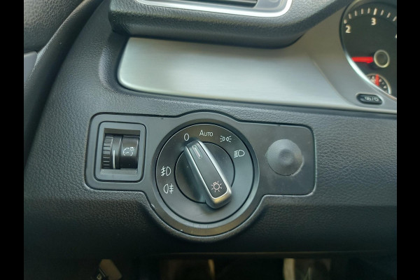 Volkswagen CC 2.0 TDI 184PK Bl.Mot. Automaat,airco,cruise,zonnedak,navigatie,stoelverwarming,parkeersensoren,