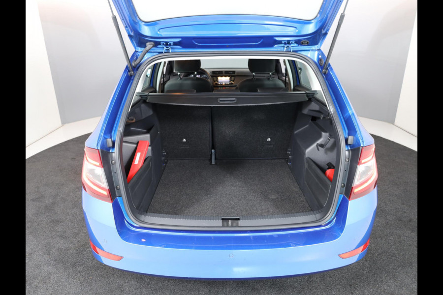 Škoda Fabia Combi 1.0 TSI Ambition 95 pk | Navigatie via App | Parkeersensoren achter | Cruise control | Airco | Apple Carplay/Android Auto |