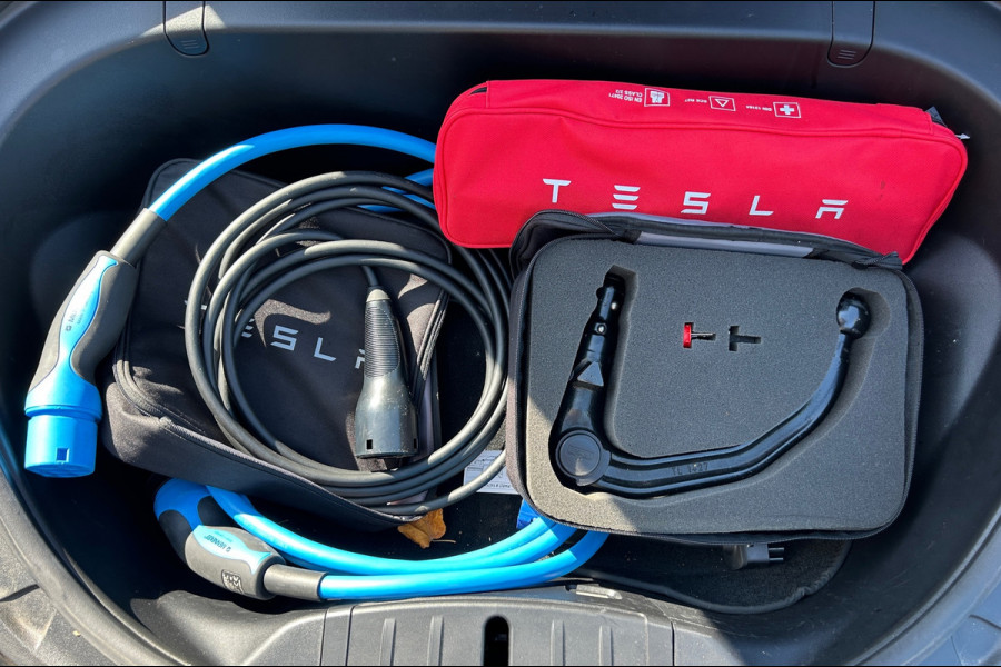 Tesla Model 3 Long Range AWD 75 kWh 84% SOH Trekhaak (910kg) 19 INCH