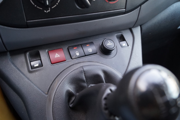 Peugeot Partner 1.6 BlueHDi 75pk Premium -AIRCO-TREKHAAK-