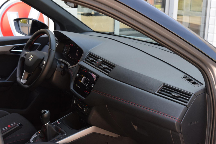 Seat Arona 1.0 TSI Xcellence Bus. Intense|Virtual|Trekhaak|